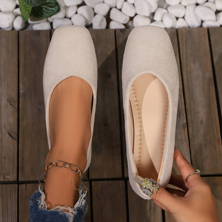 Women's elegant flat slip-on ballerinas with square toe, padded comfort insole, and suede look Mune Fashion