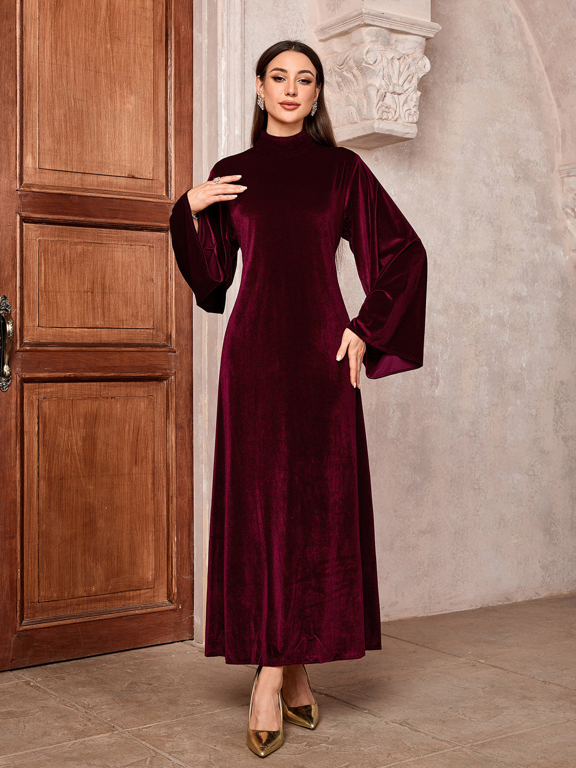 Women's maxi dress made of velvet with stand-up collar and bell sleeves Mune Fashion