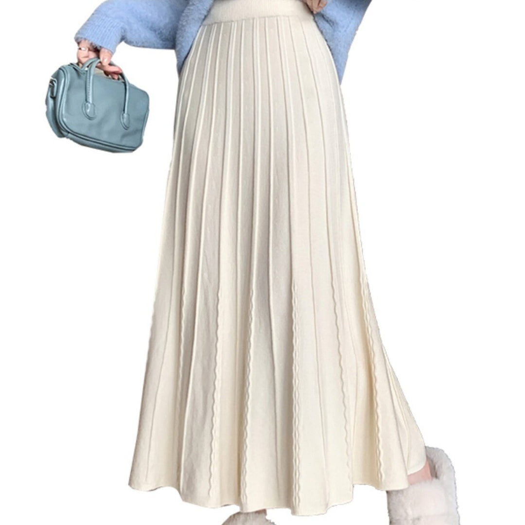 Women's Long Pleated Skirt made of soft flowing material Mune Fashion
