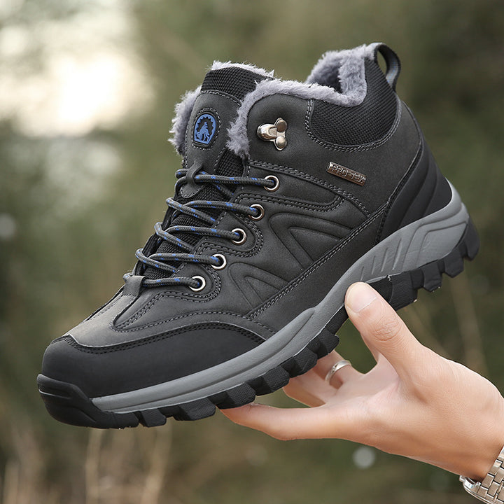 Men's waterproof winter trekking shoes with lined interior, reinforced toe cap and grippy profile sole Mune Fashion