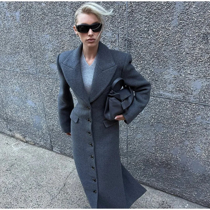Ladies Elegant Wool Coat with Tailored Cut and Long Sleeves Mune