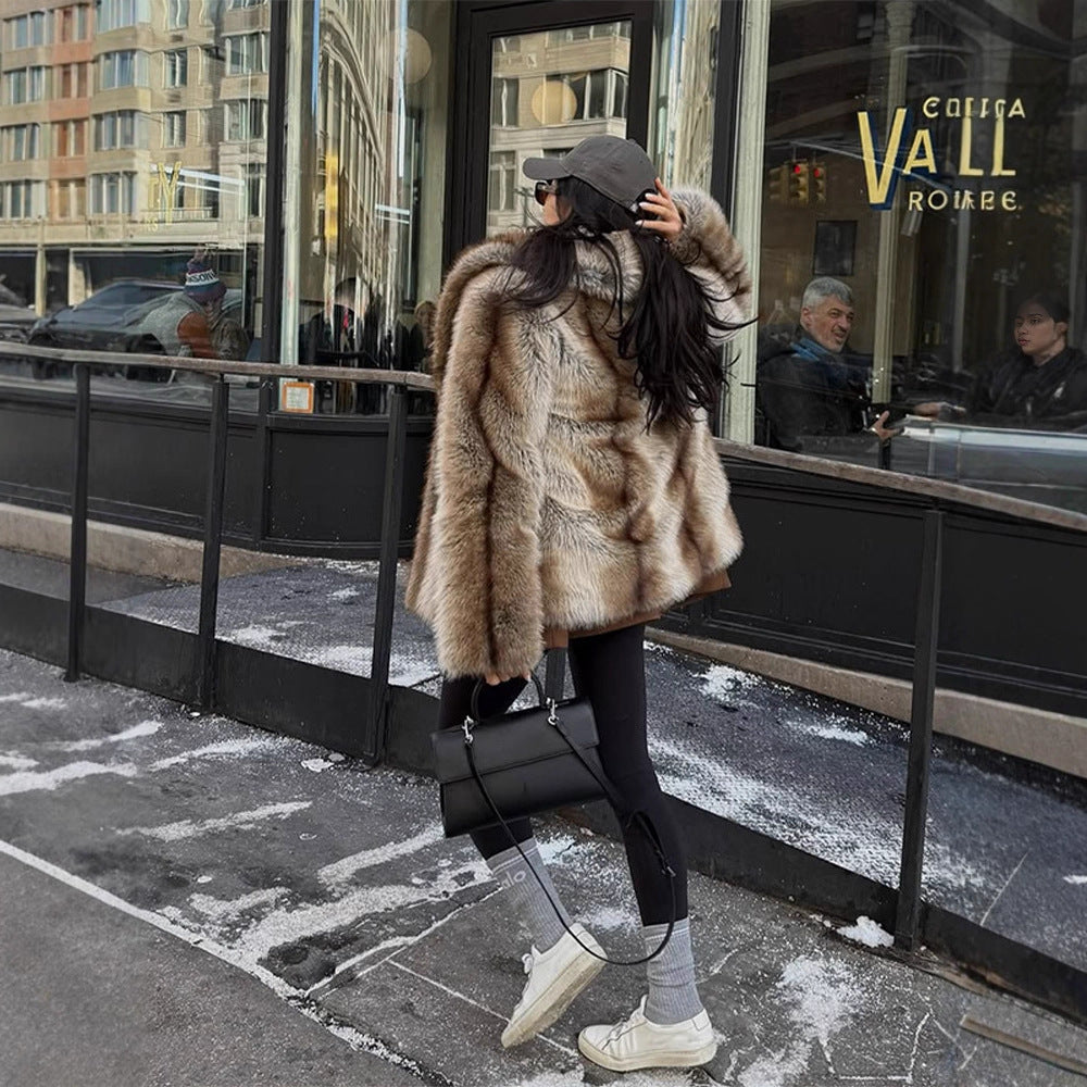 Women Short Fur Coat in Boxy Cut with Striped Faux Fur Look Mune Fashion