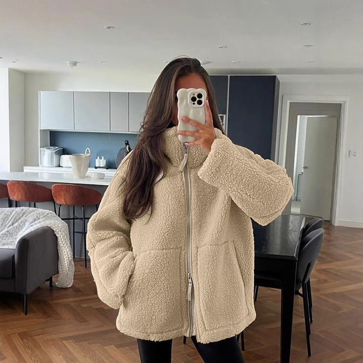 Women's oversized Sherpa outdoor jacket with two-way zip, high stand-up collar and concealed slit pockets Mune Fashion