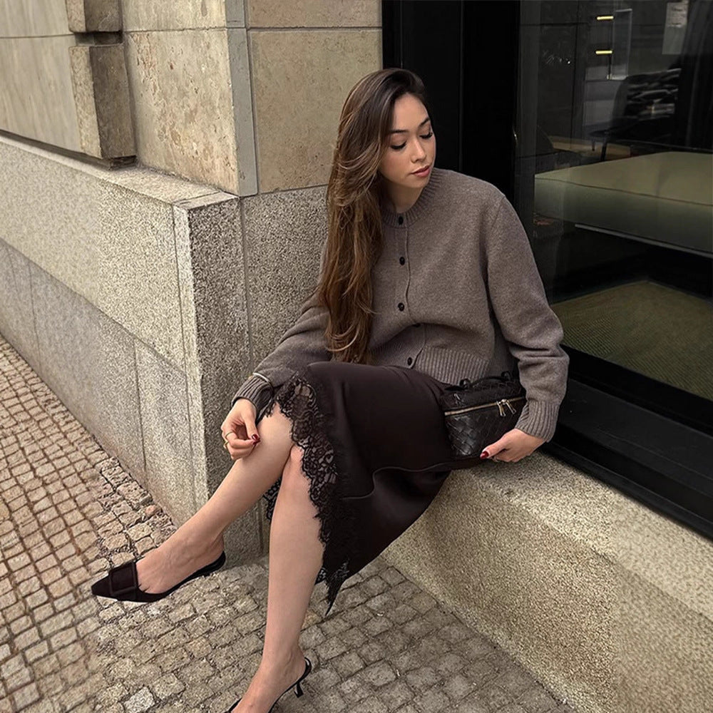 Women's Short Cardigan in Boxy Cut with Round Neck, Ribbed Cuffs and Decorative Button Placket Mune Fashion