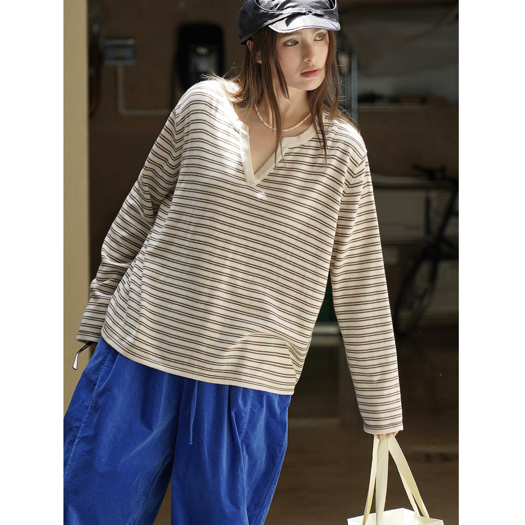 Women Striped Oversize Long Sleeve Shirt with V-Neck and Casual Silhouette Mune Fashion