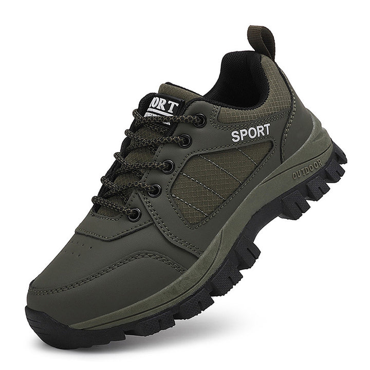 Men's robust laced casual sneakers with deep stud profile, padded shaft and practical pull tab Mune Fashion