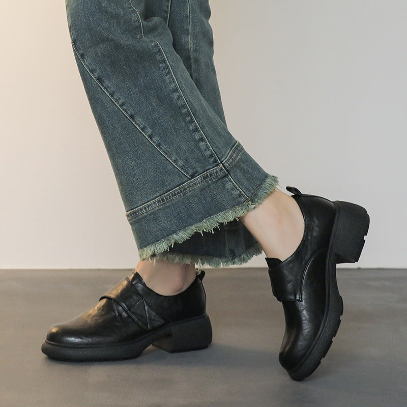 Women's loafer with wide Velcro closure and sculptural plateau block sole Mune Fashion