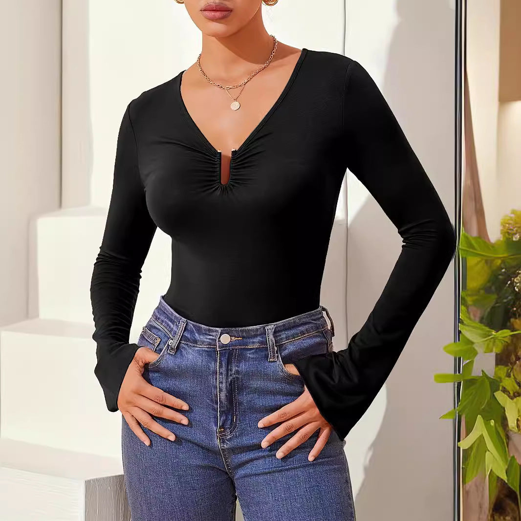 Women's fitted long-sleeve shirt with gathered slit neckline and pointed hem Mune Fashion