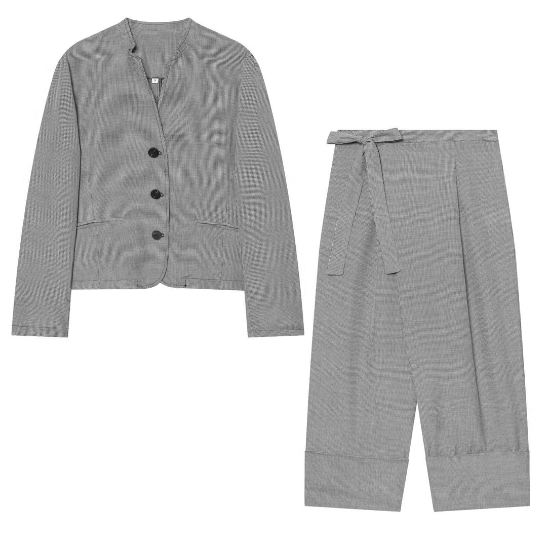 Women's short blazer in houndstooth pattern with stand-up collar and tailored cropped silhouette Mune Fashion
