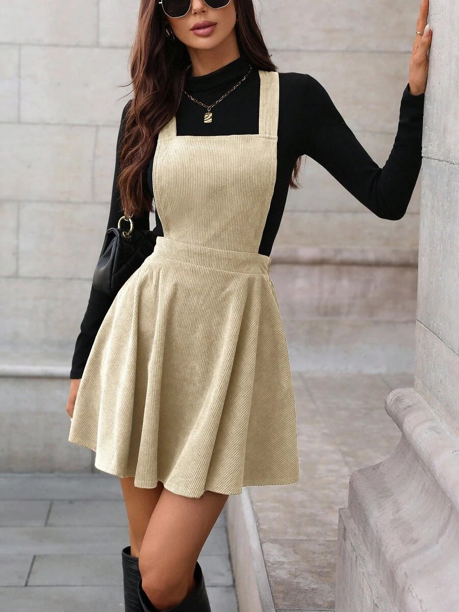 Ladies short flared dungaree dress made of corduroy with square bib Mune Fashion