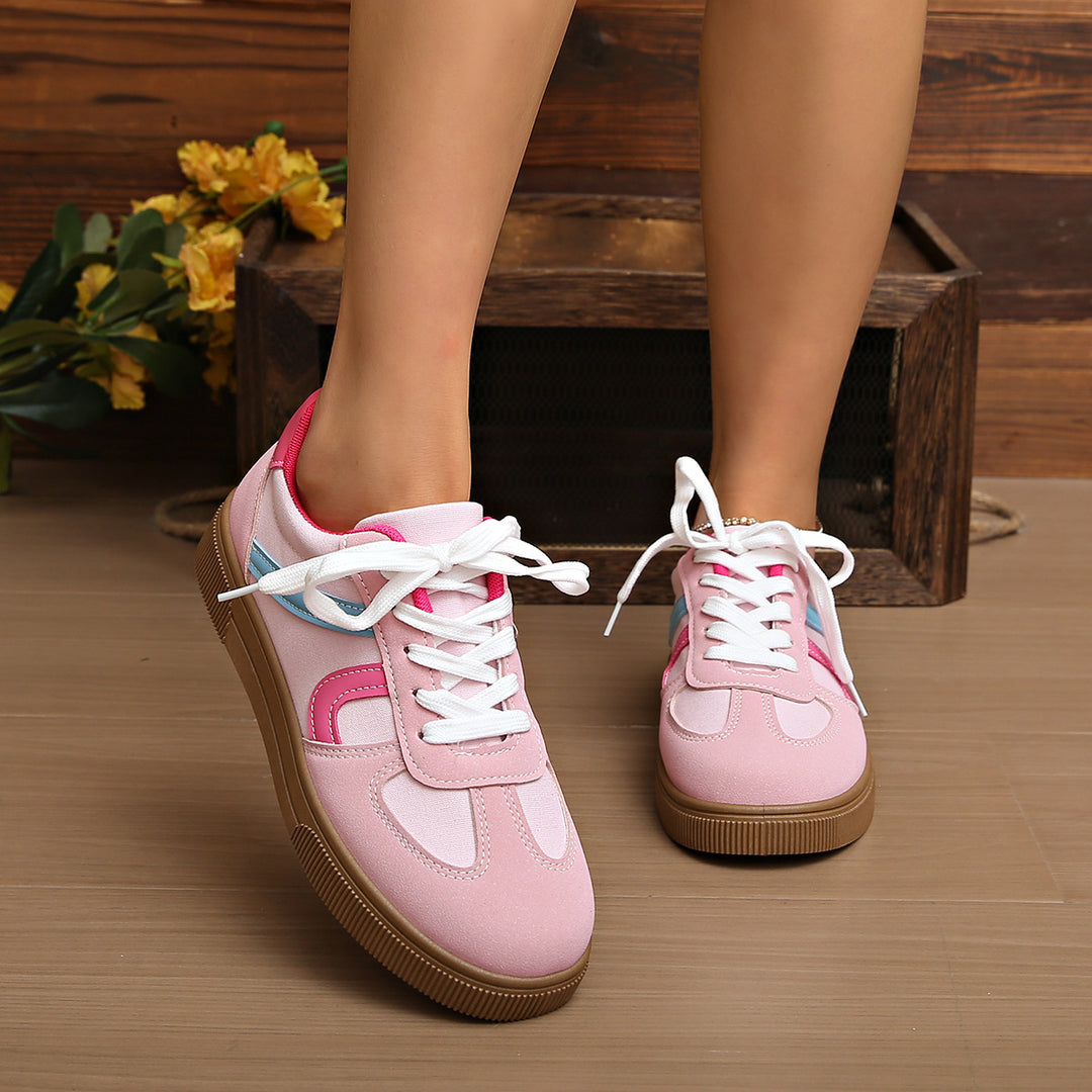 Women's low retro sneakers made of suede and textile mix with patterned rubber sole Mune Fashion