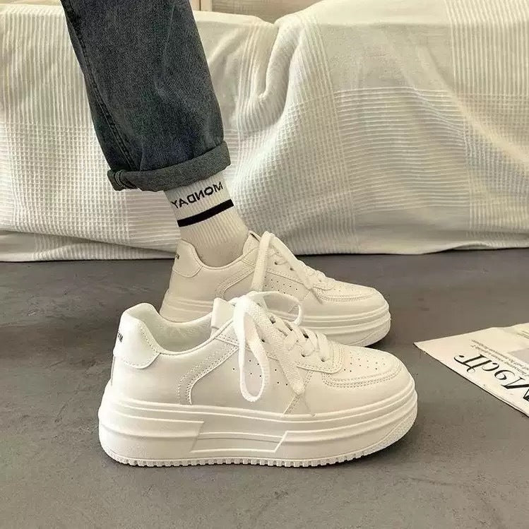 Ladies platform sneaker with trendy design and optimal wearing comfort Mune Fashion