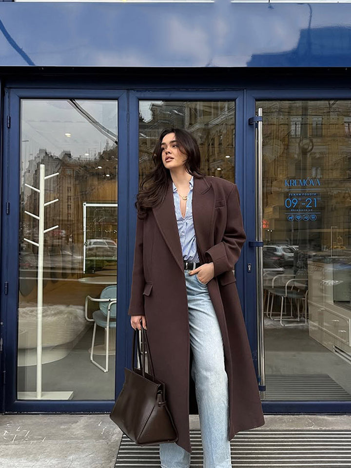Women's long coat with straight cut, figure-flattering oversized lapels and side pockets Mune Fashion
