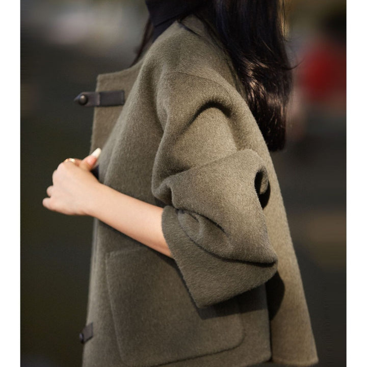 Women Elegant Wool Jacket with Buttons Mune Fashion