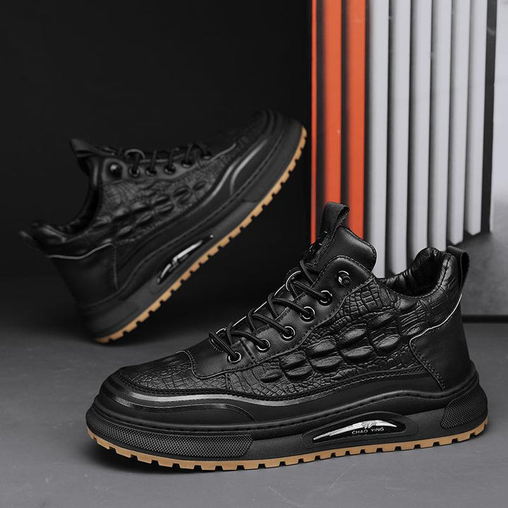 Men's robust lace-up boots with padded ankle collar, textured leather look, and grippy profile sole Mune Fashion