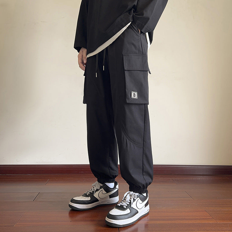 Men's cargo pants with versatile pockets