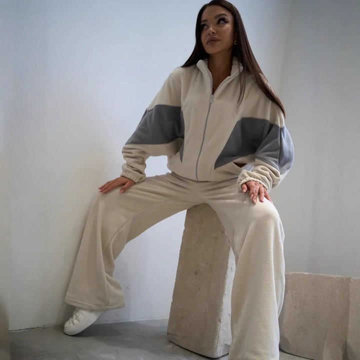 Women's oversized zip-up fleece jacket with panel details and wide high-waist lounge pants Mune Fashion