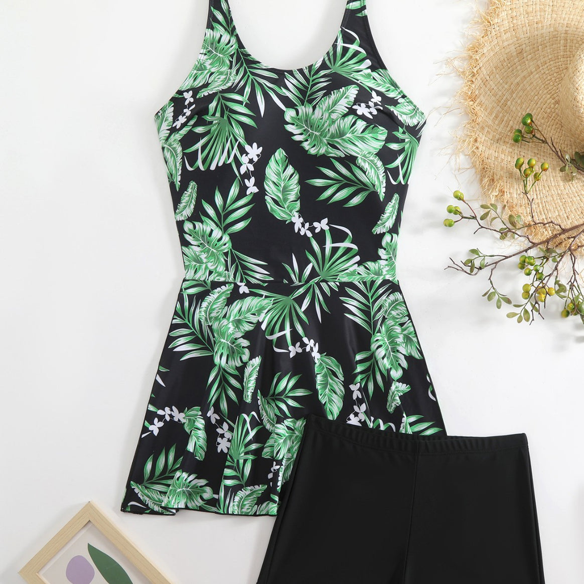 Women's swimsuit with floral pattern and fashionable short design Mune Fashion