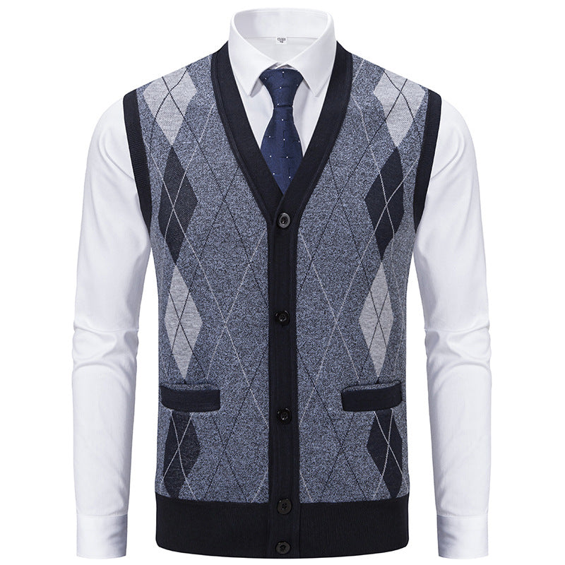 Men's fine knit vest with V-neck, diamond pattern, and patch pockets Mune Fashion