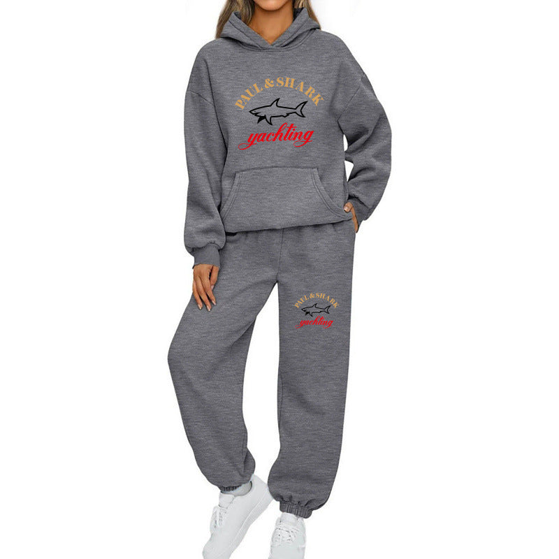 Women's oversized hoodie and jogger set with hood, kangaroo pocket, and ribbed cuffs Mune Fashion
