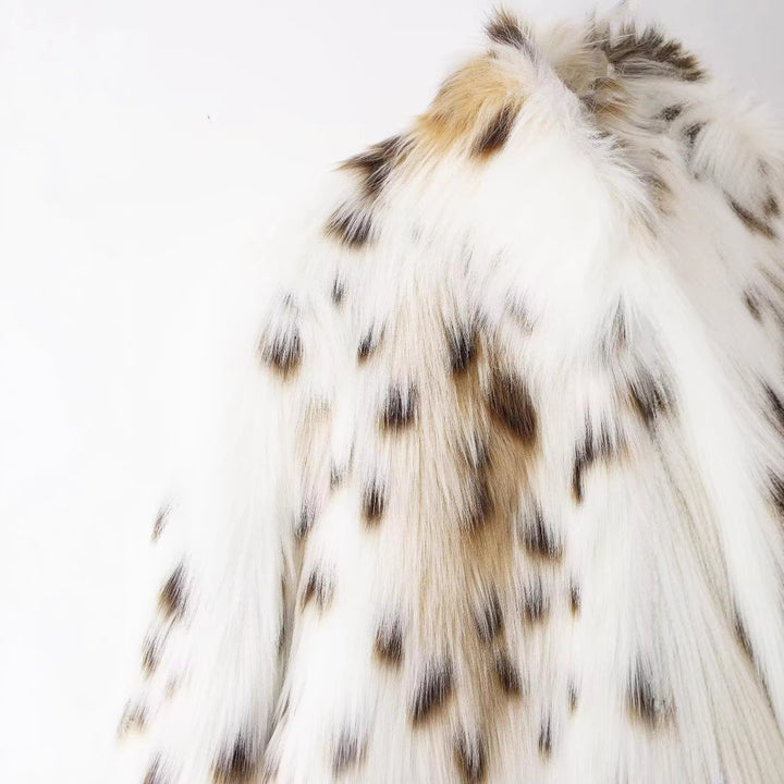 Women's Short Quilted Faux Fur Jacket with Leopard Spot Pattern and Stand-Up Collar Mune Fashion