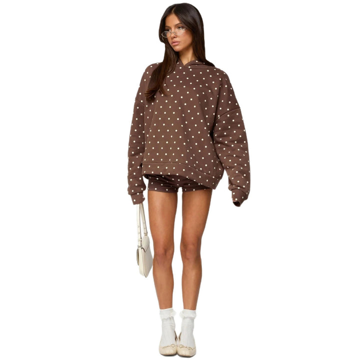 Women's dotted comfort set with hooded sweatshirt, kangaroo pocket and shorts Mune Fashion