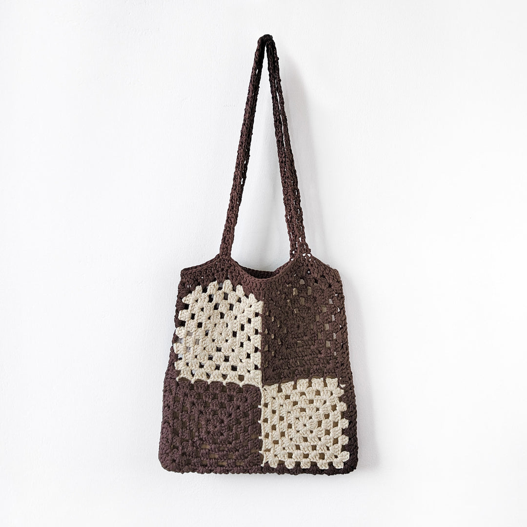 Women's crocheted tote bag with original square pattern Mune Fashion