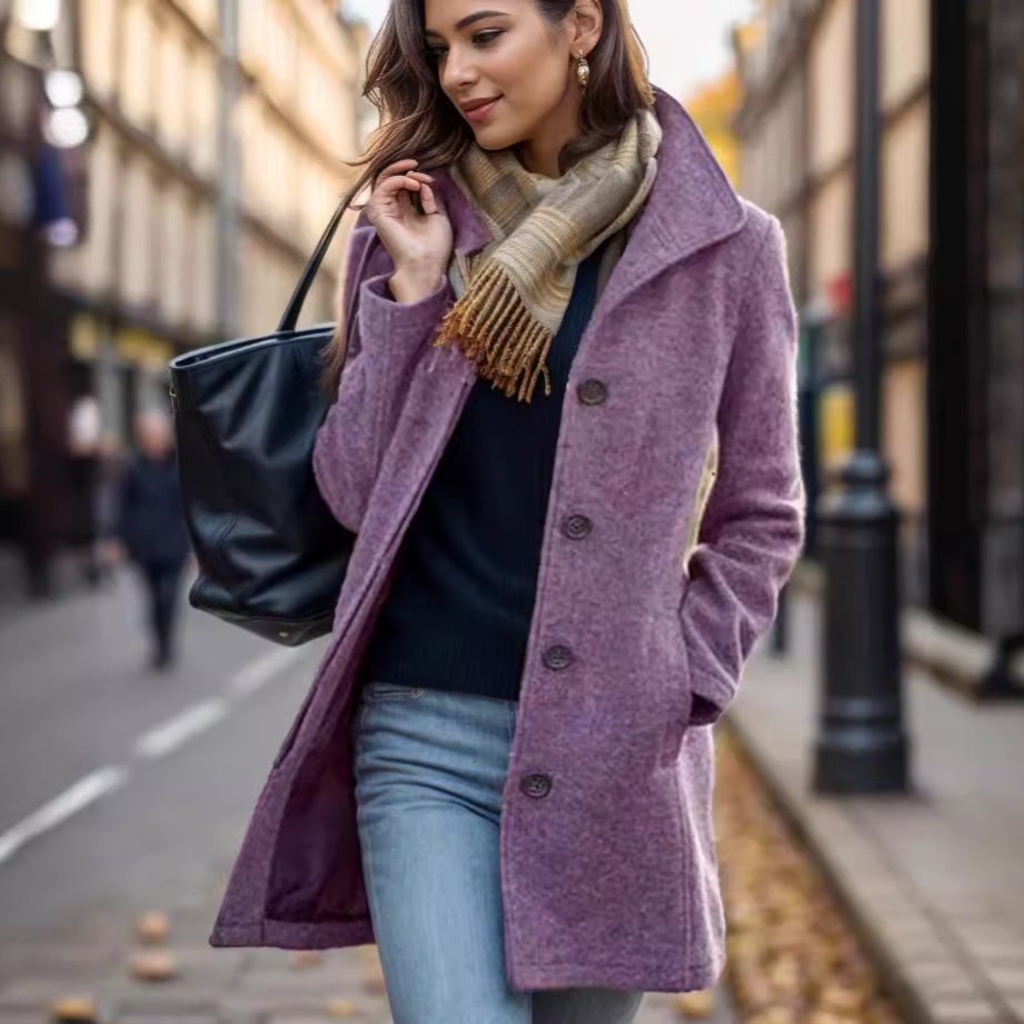 Women's short coat made of faux suede with shirt collar, button placket, and side pockets Mune Fashion