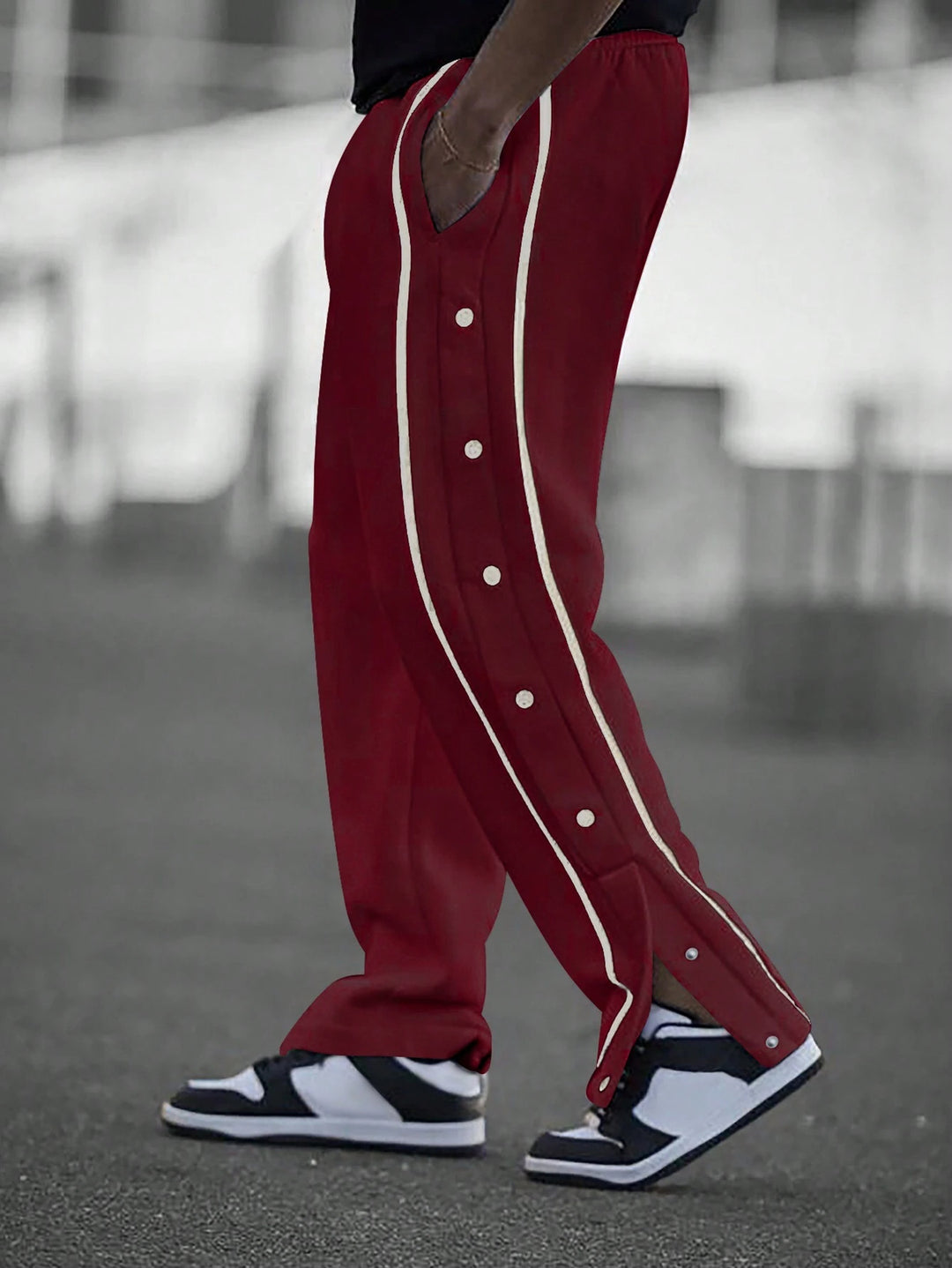 Men's casual training pants with side snap button placket, elastic waistband and contrasting piping Mune Fashion