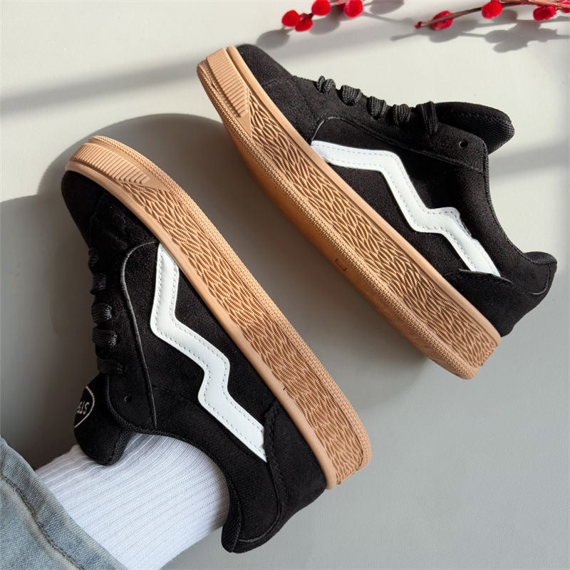 Women's sporty sneakers with high-quality suede and non-slip sole Mune Fashion