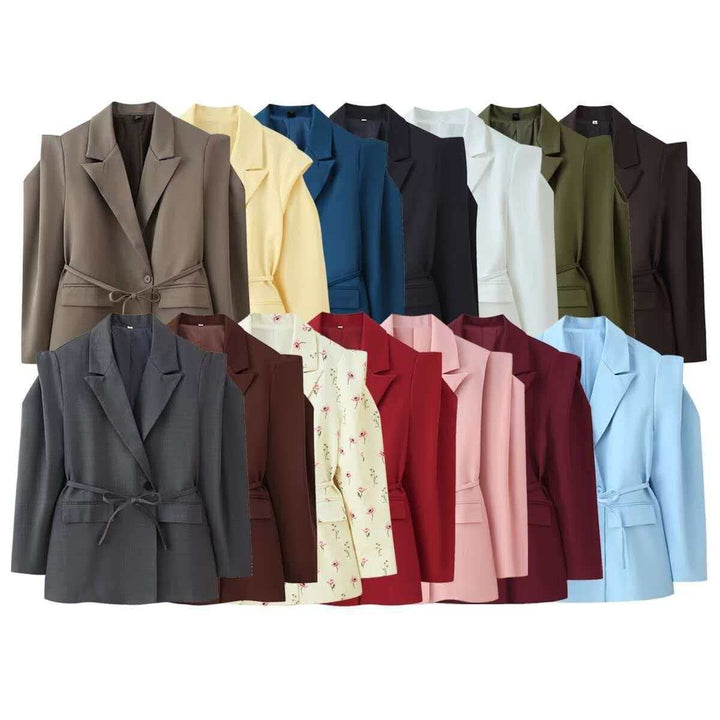 Women's blazer with shoulder cutouts, belted waist and single button closure Mune Fashion