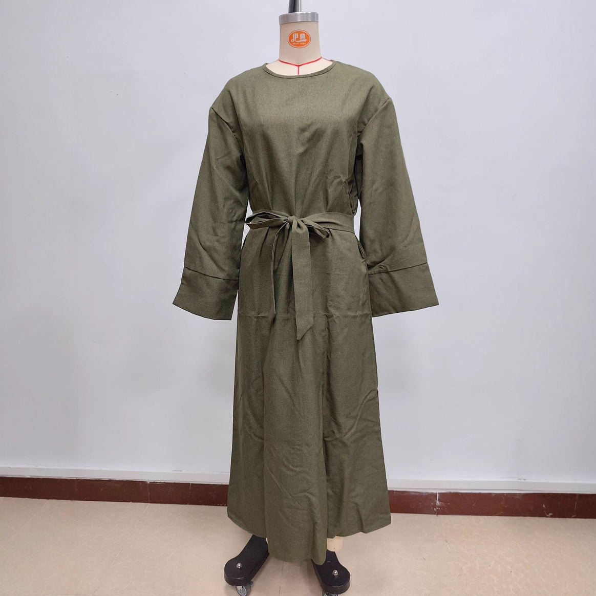 Women’s maxi dress made of linen blend with waistband and wide cuff Mune Fashion