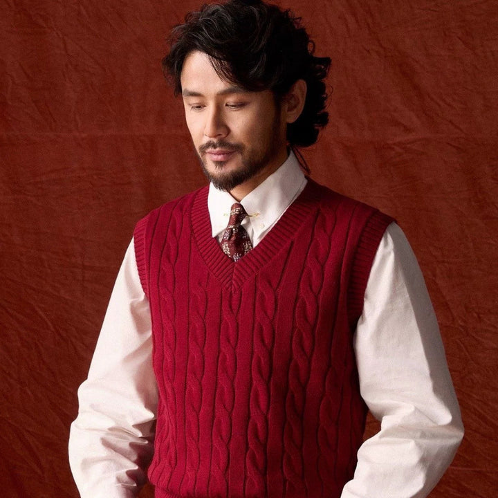 Men's knitted vest with cable pattern and V-neck Mune Fashion