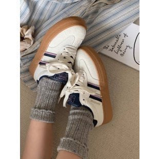 Women's sneakers with comfortable lacing and cushioning sole Mune Fashion