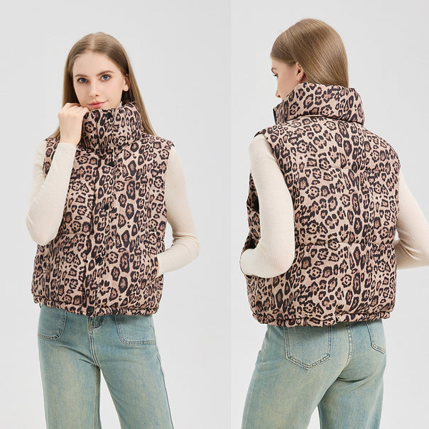 Women's short quilted sleeveless quilted vest with voluminous stand-up collar and thermal padding Mune Fashion