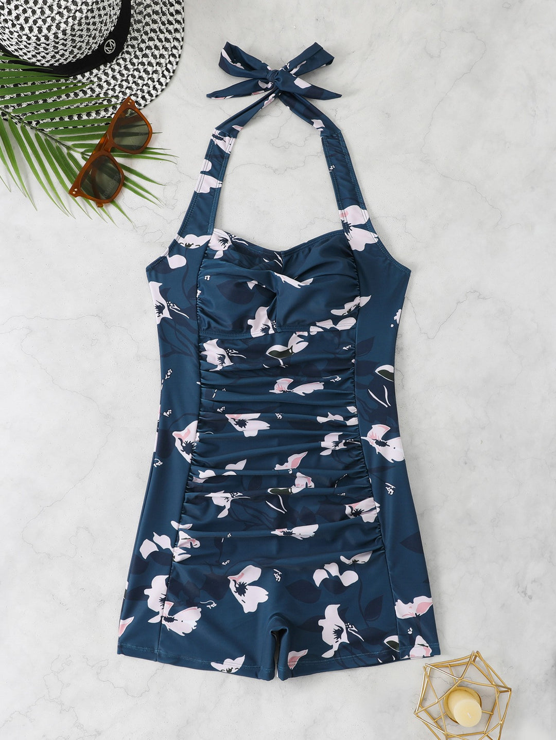 Ladies swimsuit with shape-enhancing design Mune Fashion