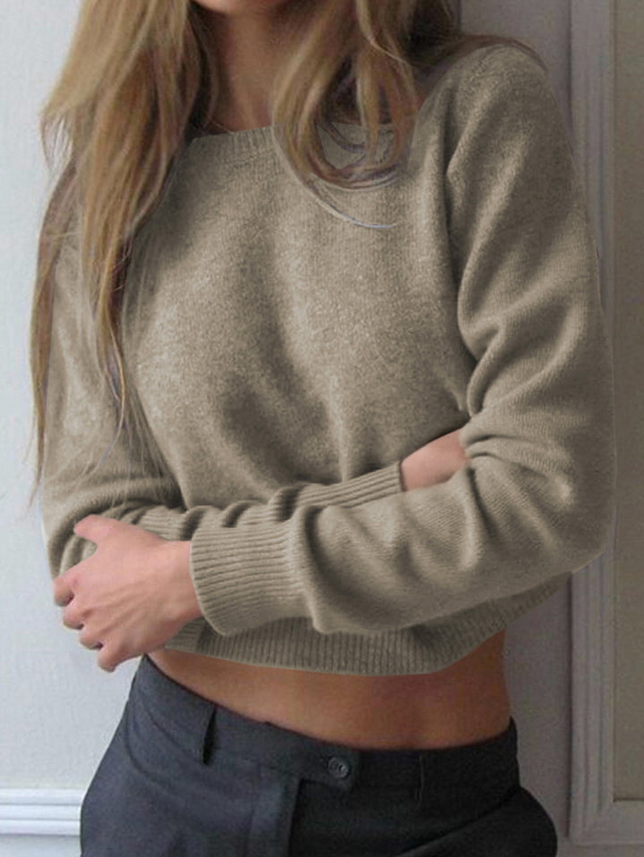 Women short cut fine knit sweater with wide boat neckline and ribbed cuffs Mune Fashion