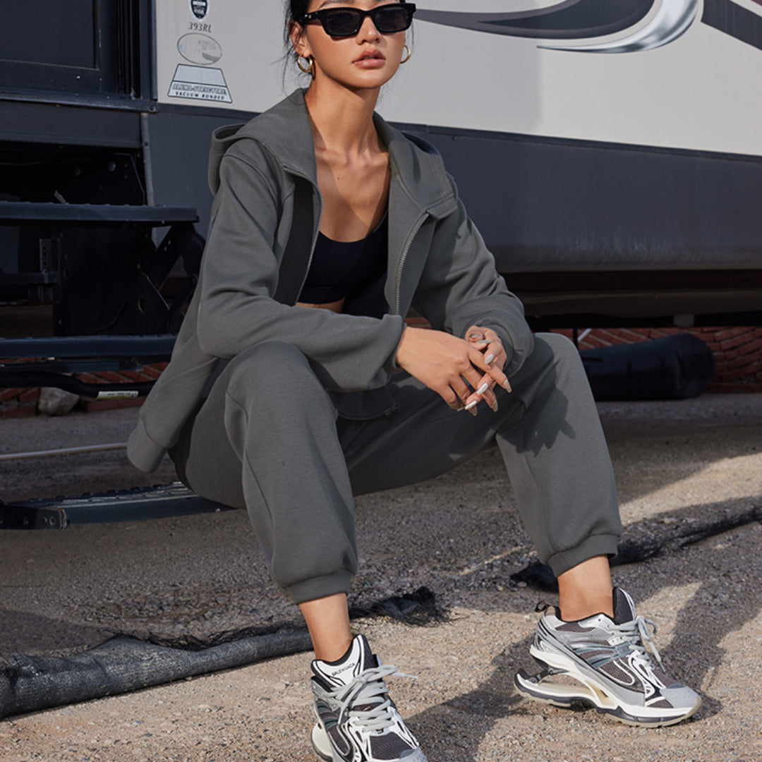 Women's athleisure leisure set with oversized zip hoodie and high waist comfort joggers Mune Fashion
