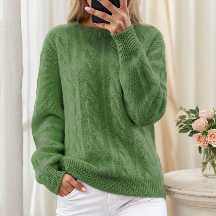 Women's cozy cable knit sweater with round neck Mune Fashion