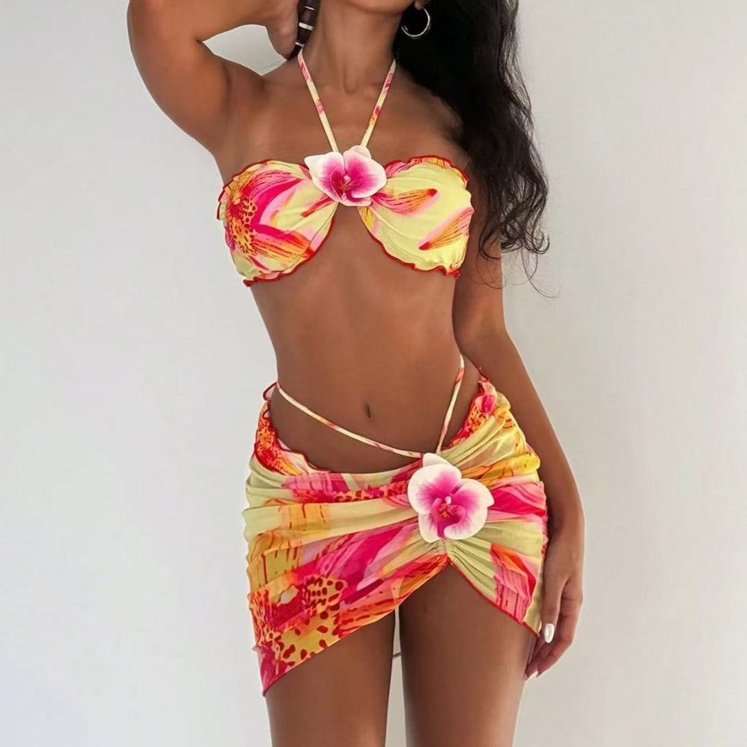 Women's bikini set with floral pattern and sophisticated wrap skirt Mune Fashion