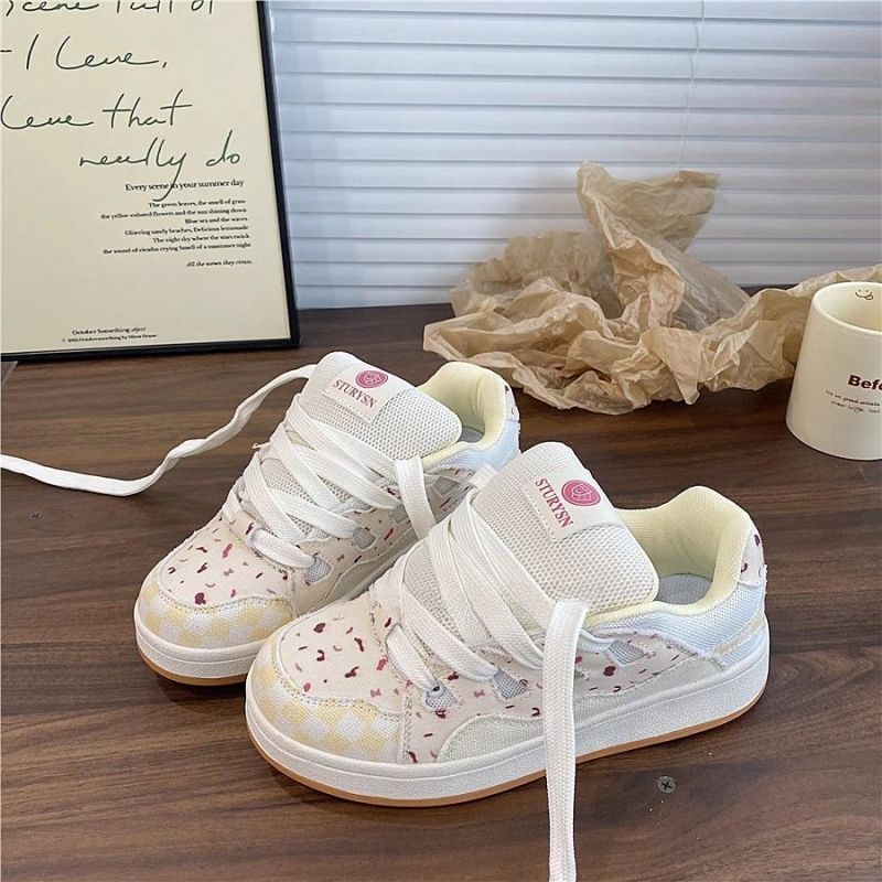 Women Comfortable Sneakers with Playful Design Mune Fashion