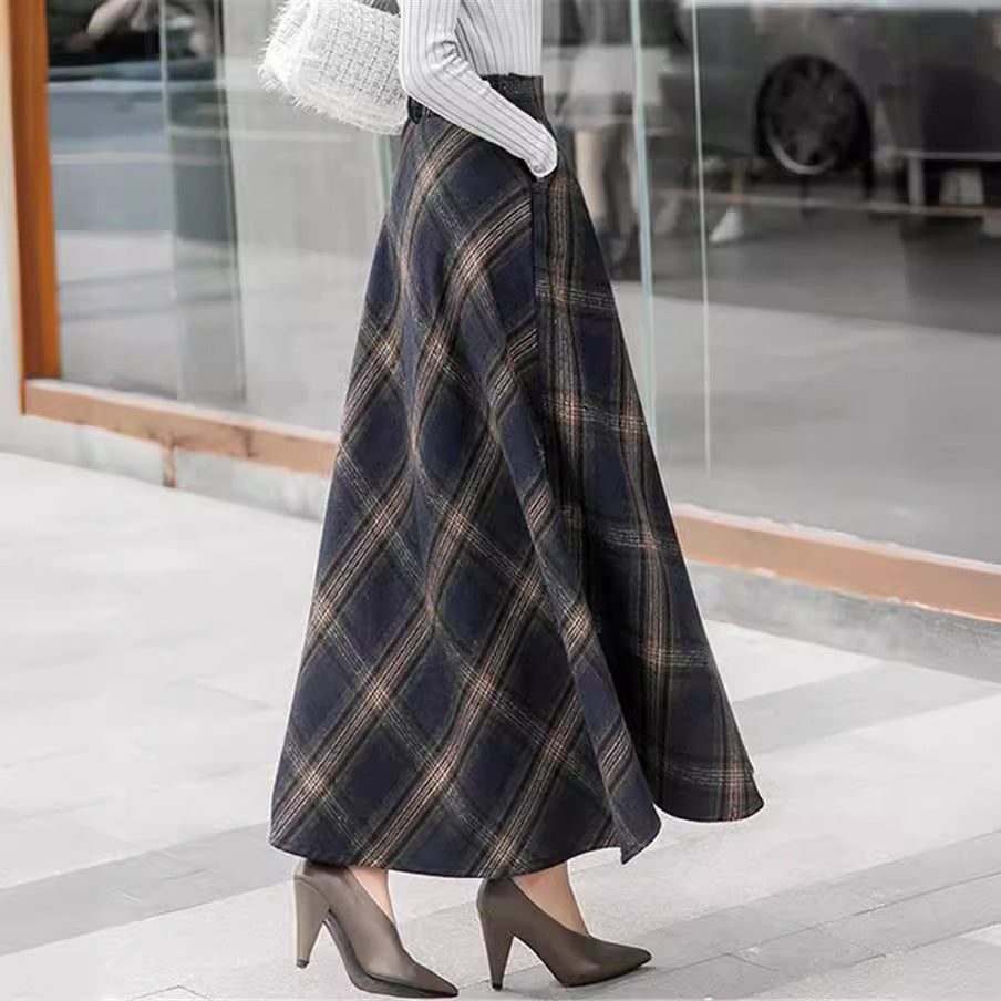 Ladies Elegant Checkered Skirt Made Of High-Quality Wool Blend with High Waist Mune