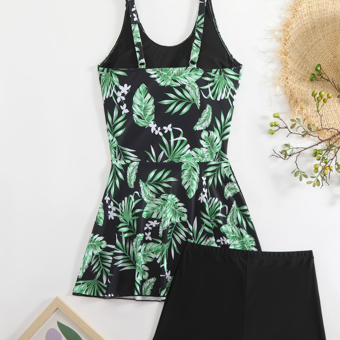 Women's swimsuit with floral pattern and fashionable short design Mune Fashion