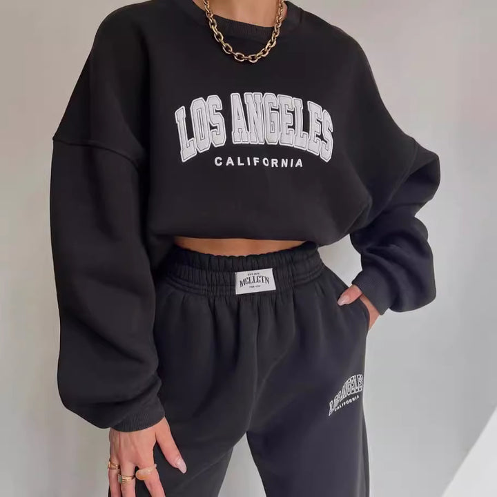 Women Oversized Lounge Set made of cotton fleece with college embroidery and relaxed joggers Mune Fashion
