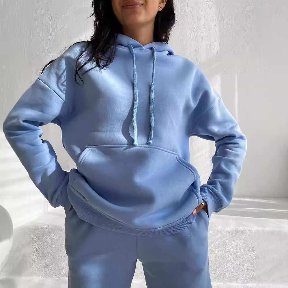 Women's Oversize Loungewear Set made of soft cotton blend fleece with hoodie and tapered jogging pants Mune Fashion