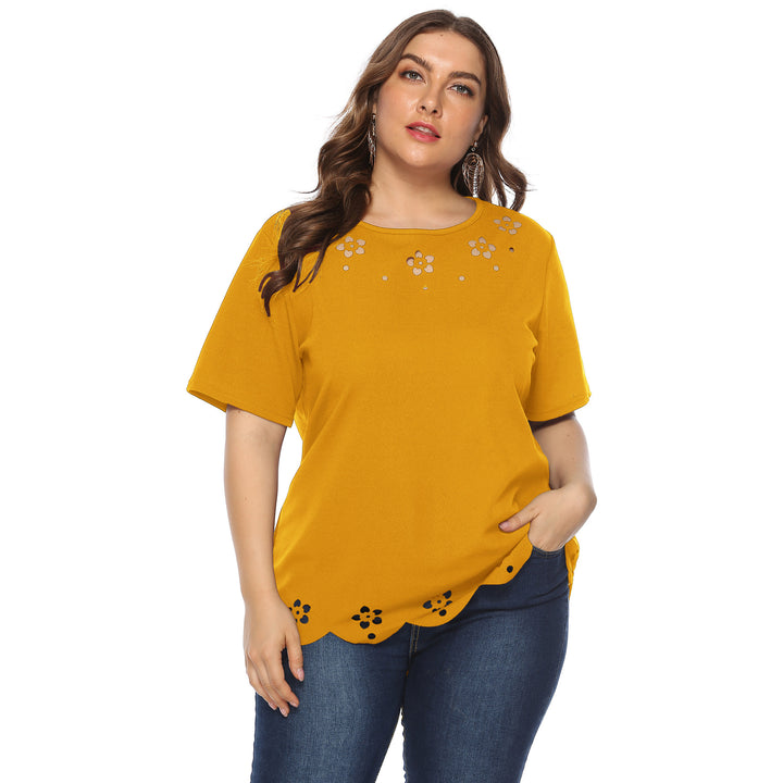 Women elegant top with decorative floral embroidery Mune Fashion