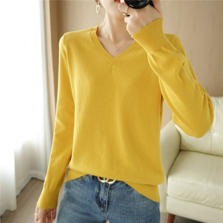 Women's Lightweight V-Neck Fine Knit Sweater made of Cashmere-Soft Cotton Blend with Elastic Ribbed Cuffs Mune Fashion