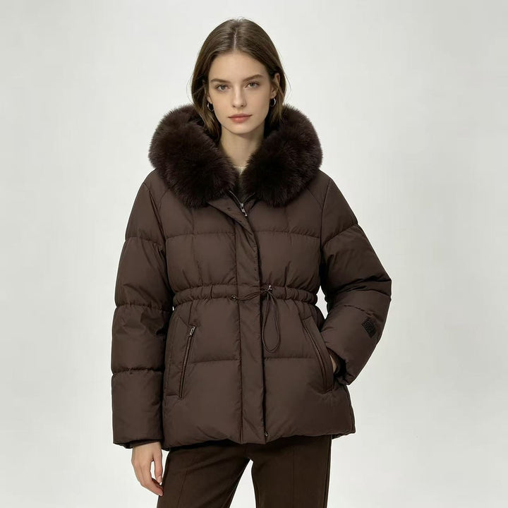 Women's short padded quilted jacket with drawstring waist and voluminous fur collar Mune Fashion