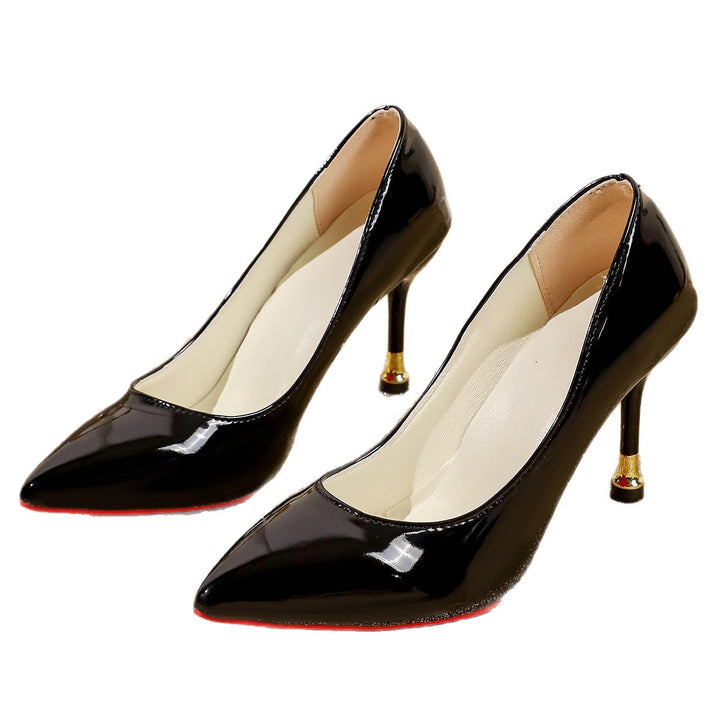 Ladies patent pumps with pointed toe, narrow stiletto and gold heel application Mune Fashion