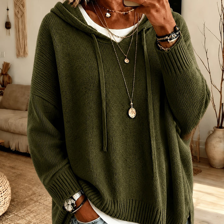 Women's Oversized Hoodie made of soft fine knit with decorative V-neck Mune Fashion